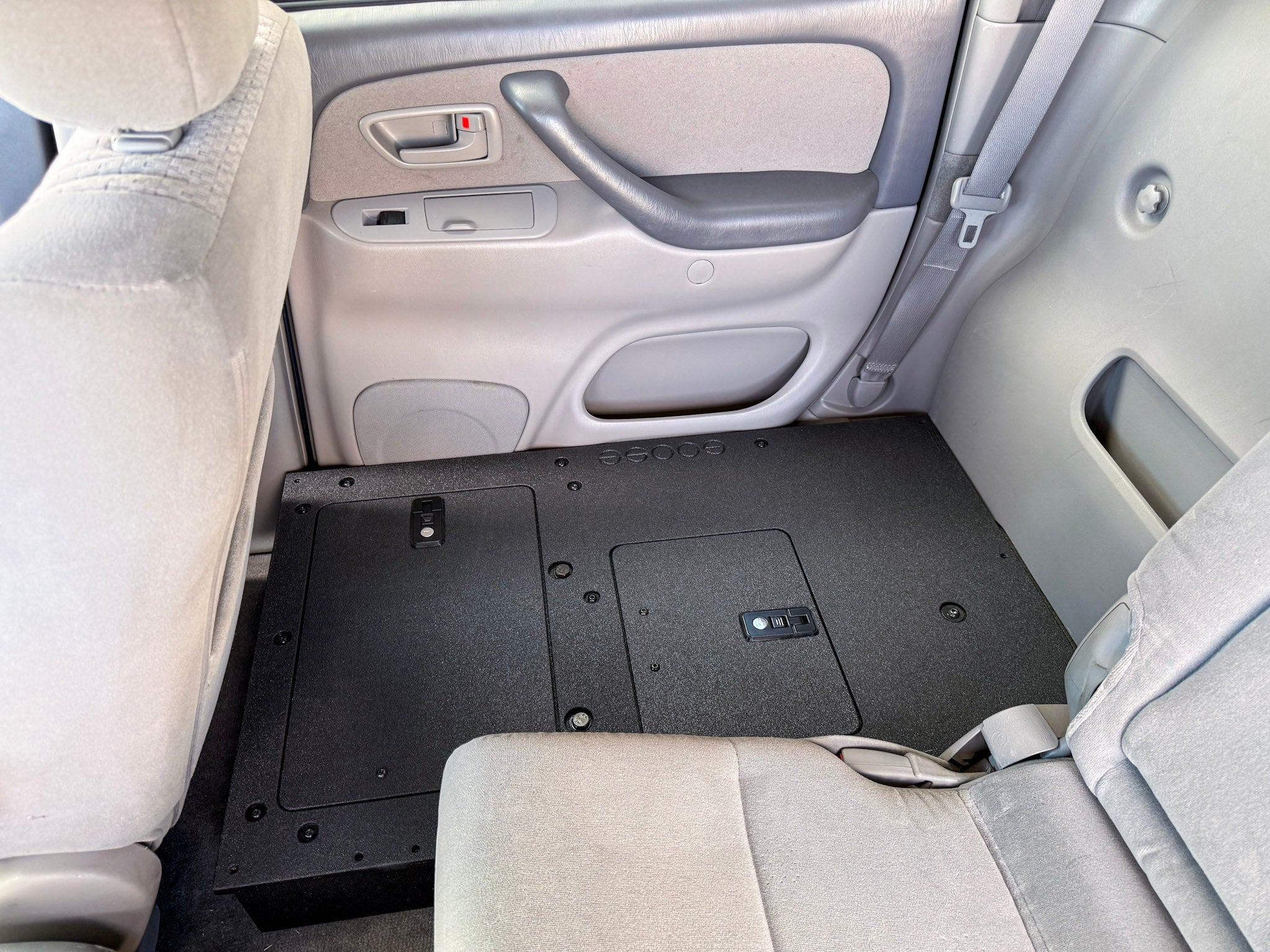 Toyota Tundra - 2000 - 2006 1st Gen - Double Cab - Second Row Seat Delete Plate System - Spirit of 1876Goose Gear