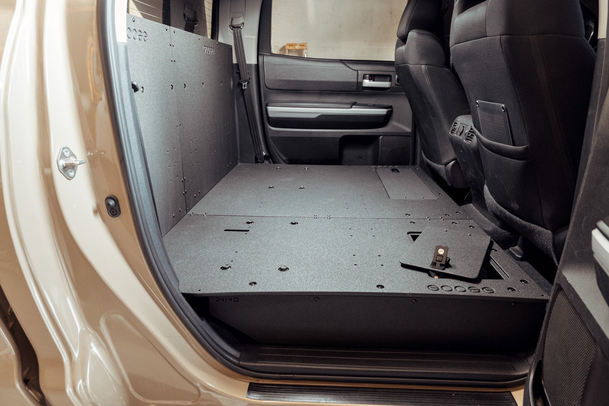 Toyota Tundra 2014 - 2021 2.5 Gen. CrewMax - Second Row Seat Delete Plate System - Spirit of 1876 - Goose Gear
