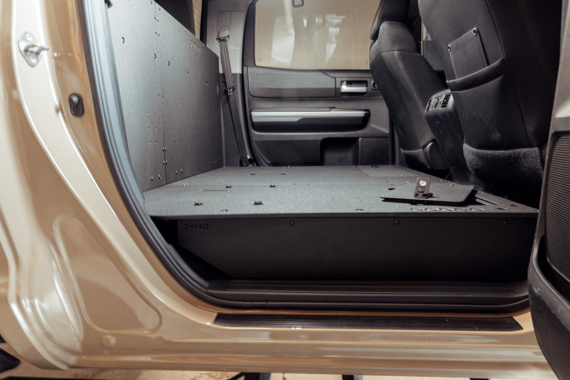 Toyota Tundra 2014 - 2021 2.5 Gen. CrewMax - Second Row Seat Delete Plate System - Spirit of 1876 - Goose Gear