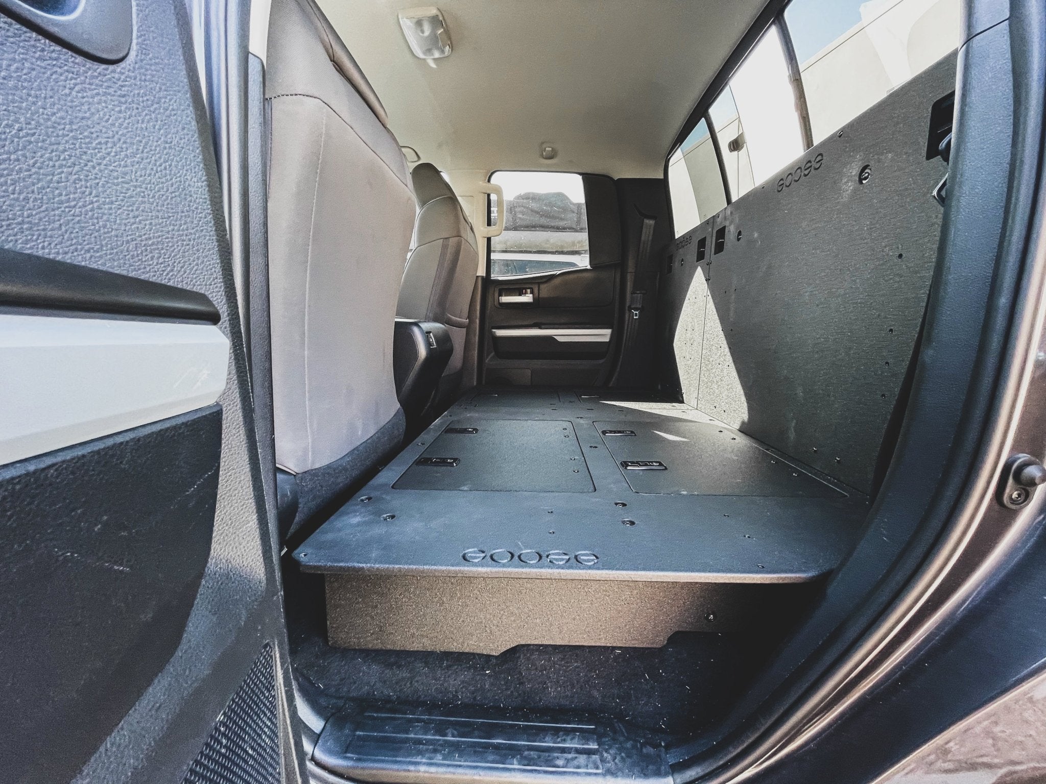 Toyota Tundra 2014 - 2021 2.5 Gen. Double Cab - Second Row Seat Delete Plate System - Spirit of 1876 - Goose Gear
