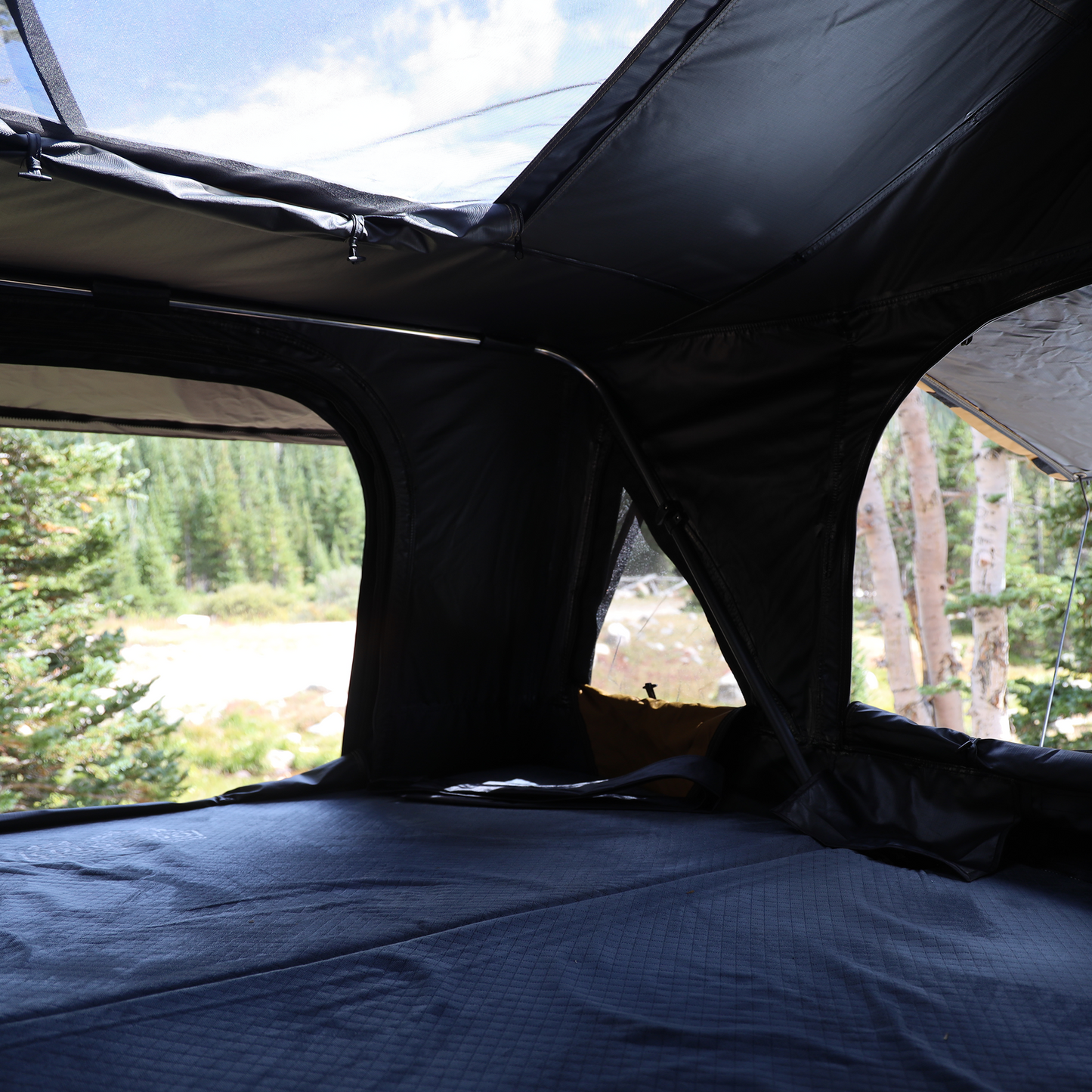 Alto Elite Hardshell Rooftop Tent (King Size Bed)