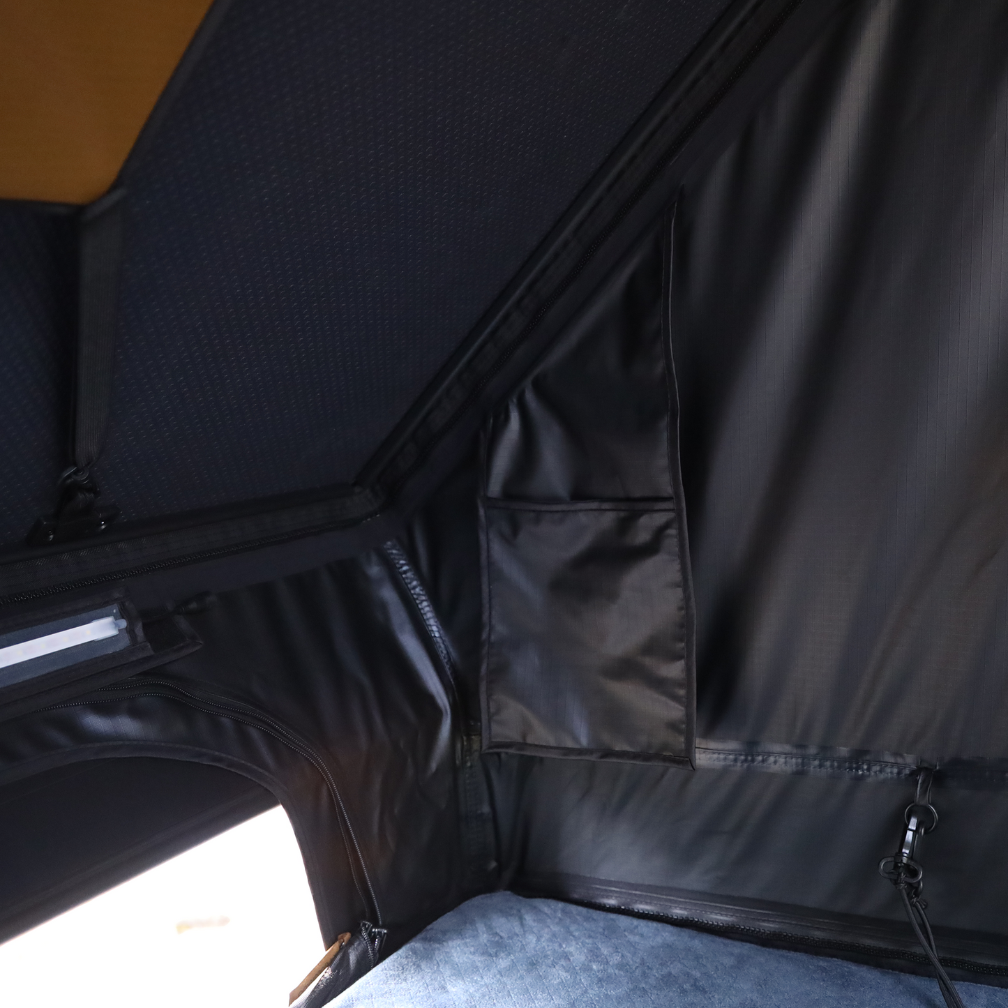 Alto Elite Hardshell Rooftop Tent (King Size Bed)