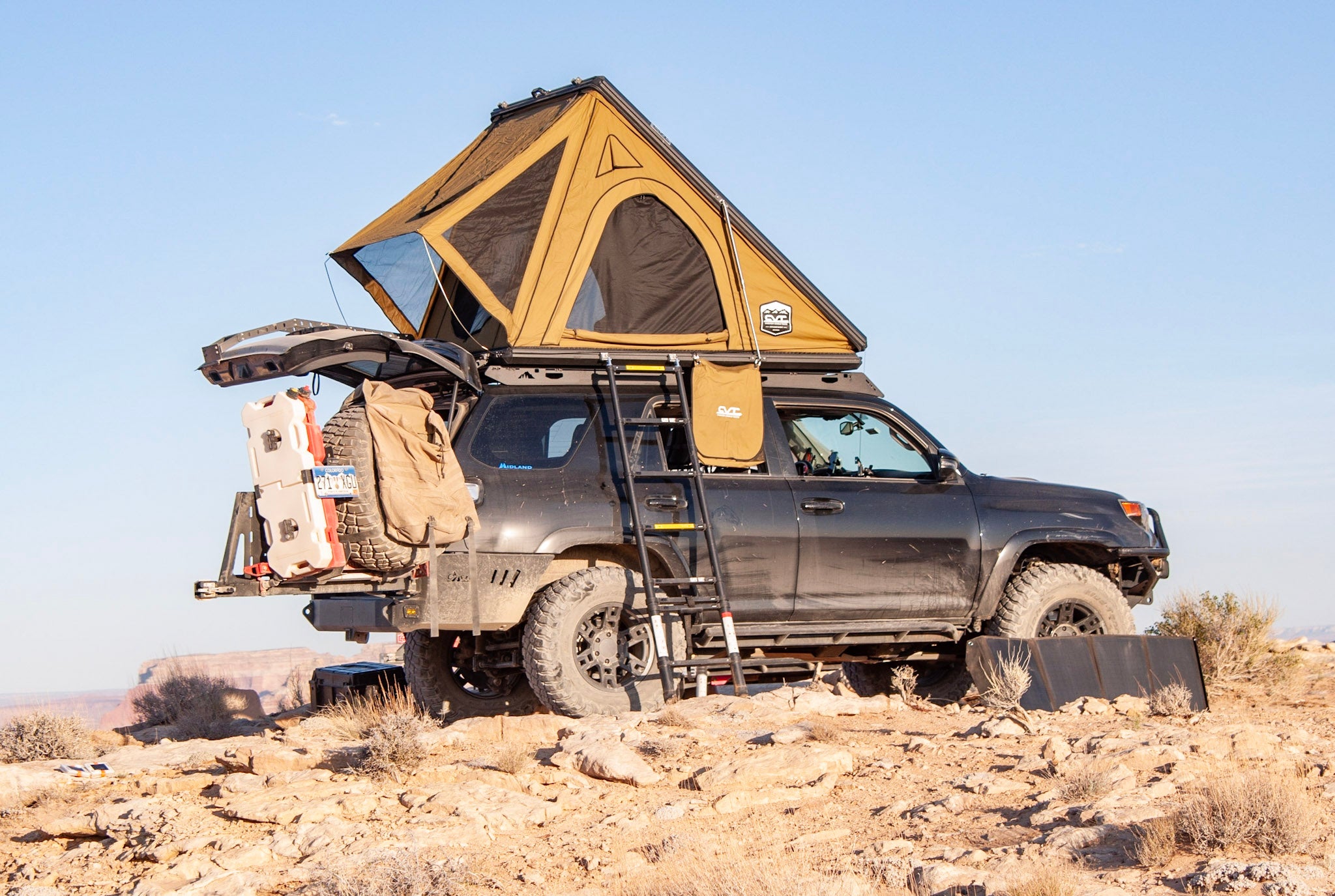 hardshell rooftop tent