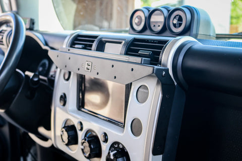 Toyota FJ Cruiser Powered Dash Mount (FJPAM)