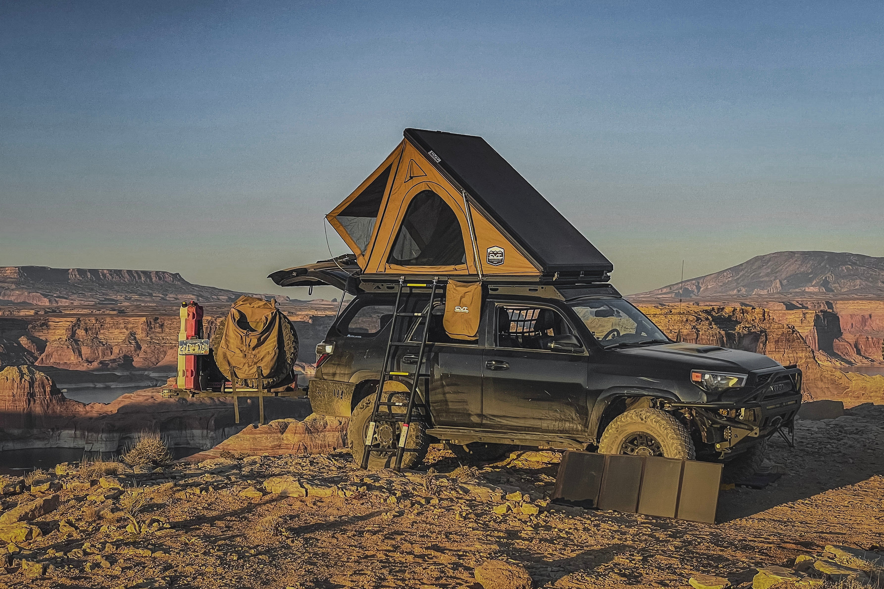 hardshell rooftop tent